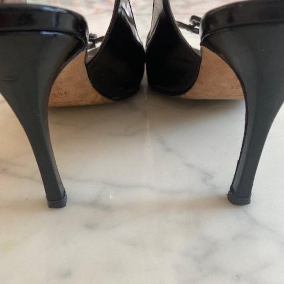 MANOLO BLAHNIK BLACK PATENT SLINGBACK OPEN TOE HEELS. SIZE 38.5/8.5 M - Picture 2 of 9